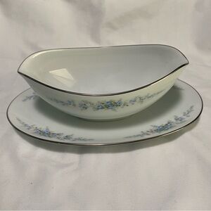 Noritake 6241 Roseberry Gravy Boat